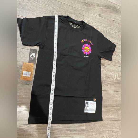 Complexcon x Mitchell & Ness Takashi Murakami Lakers Tee Size S 2019 Long Beach - Picture 4 of 4